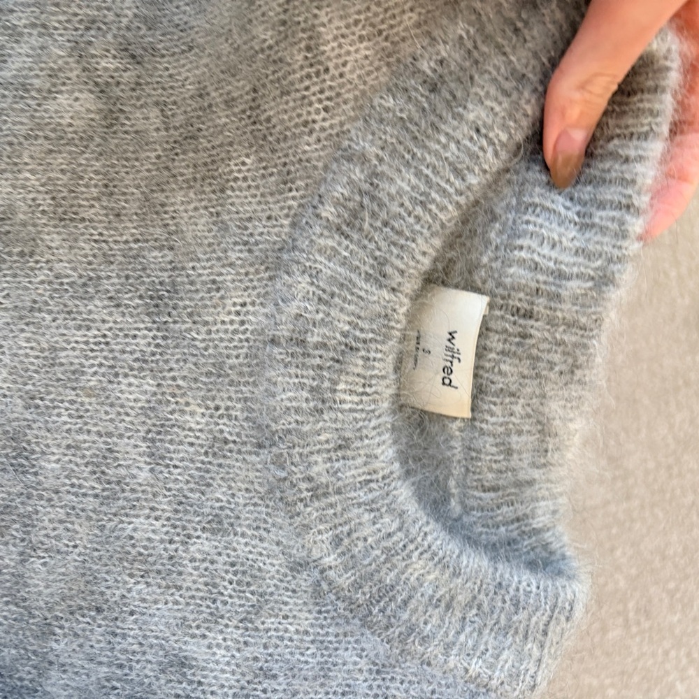 Wilfred Soft Heather Gray Knit - Picture 2 of 3